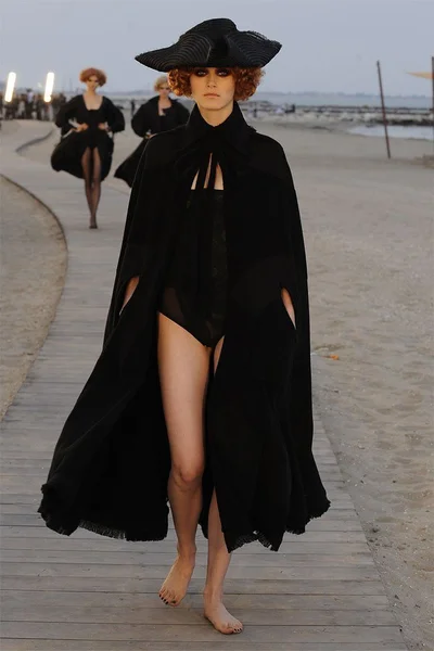 Look 35
